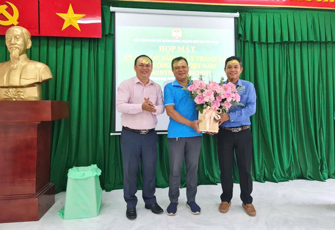 TỔ CHỨC HỌP MẶT KỶ NIỆM 95 NĂM NGÀY THÀNH LẬP HỘI NÔNG DÂN VIỆT NAM (14/10)